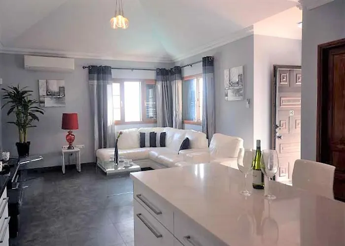 Awesome 3 Bedrooms Tacataca Pool Table Great Terrace Area Villa *